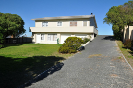 4 Bedroom House For Sale in Kleinbaai