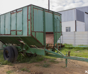 Custom-Designed Steel Grain Trailers & Feeding Troughs