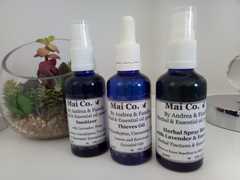 3 Favourite Herbal & Essential Oils When Traveling