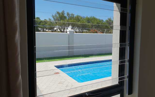 TRANSPARENT BURGLAR BARS