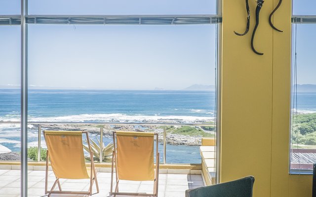 Lounge_View_1575031494