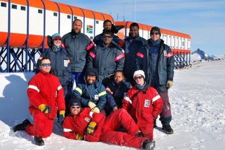 Featured_Antarctic_Team_1582873990