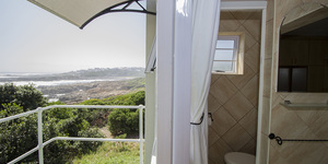 gansbaai_accommodation_on_the_rocks_bead_and_breakfast_view_from_leopard_room_1556110632_1584535956