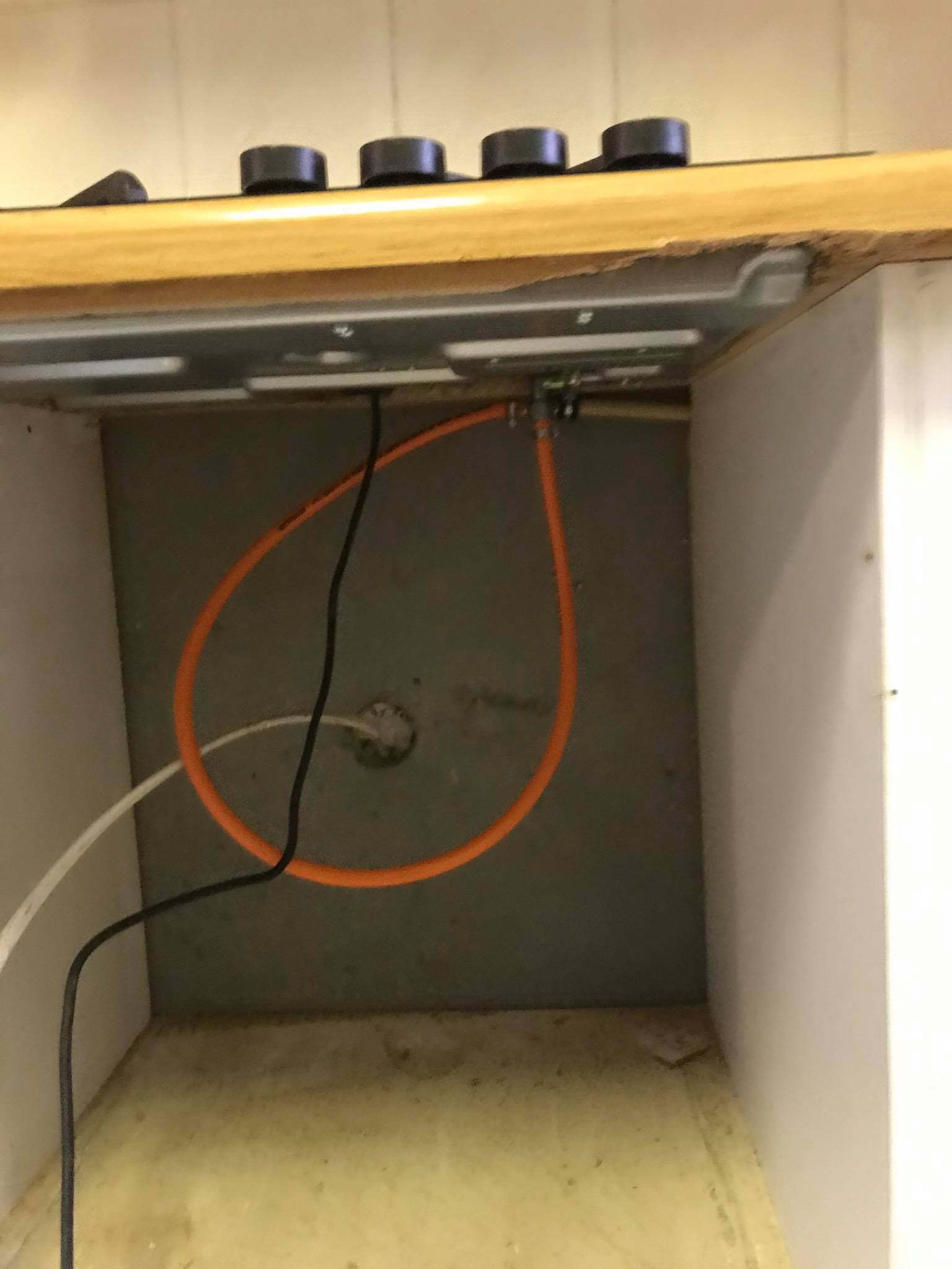 Gas hob electric deals connection