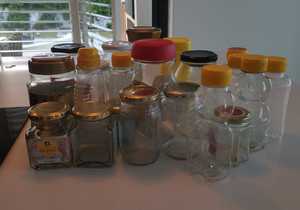 Fill-up your empty containers directly from our honey tank!