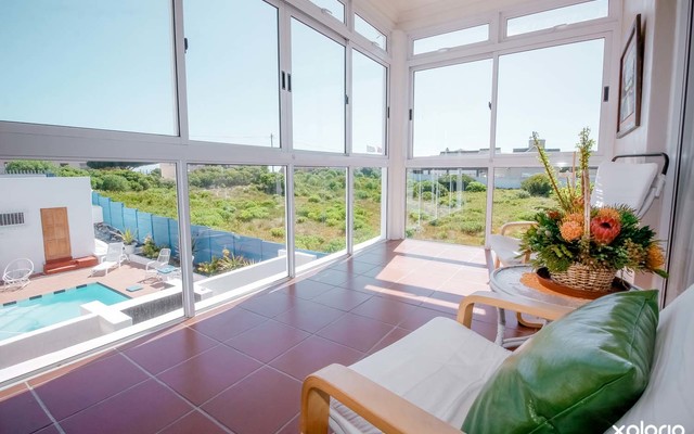 The_white_house_pearly_upstairs_sitting_corner_with_pool_view_1512570249_1593527378 The_white_house_pearly_upstairs_sitting_corner_with_pool_view_1512570249_1593527378