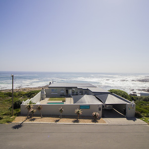 gansbaai_accommodation_on_the_rocks_bead_and_breakfast_outside_view_1556110332_1595230156