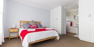 gansbaai_accommodation_the_blue_tuscan_villa_red_room_with_en_suite_1565946100_1595247363