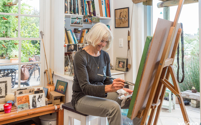 sara_abbott_in_her_studio_1527149404_1598858285