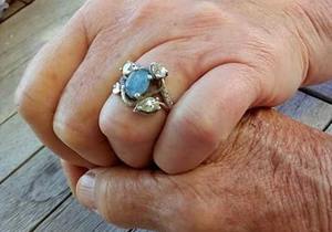 Beautiful Wedding Ring made by Tanzanites and Diamonds of Hermanus