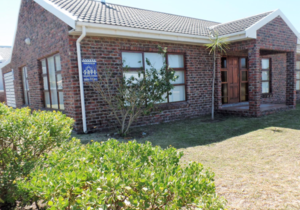 3 Bedroom House For Sale In Franskraal - R1,550,000