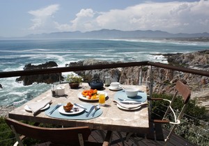 Cliff Lodge is open to the public for breakfast and coffee!