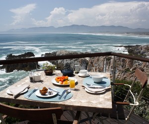 Cliff Lodge is open to the public for breakfast and coffee!