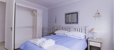 gansbaai_accommodation_boetiek_huis_unit_2_main_bedroom_from_side_1606808887