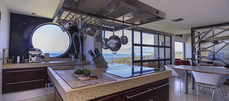 gansbaai_accommodation_villa_the_cherry_open_plan_kitchen_1610007176