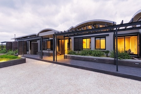 Perivoli_Lagoon_House_exterior_1617806899