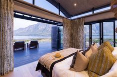 Perivoli_Lagoon_House_bedroom_1617806968