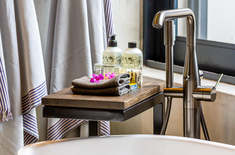 Perivoli_Lagoon_House_Bathroom_1617807144