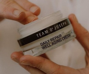 Team Dr Joseph Daily Repair Well Aging Cream