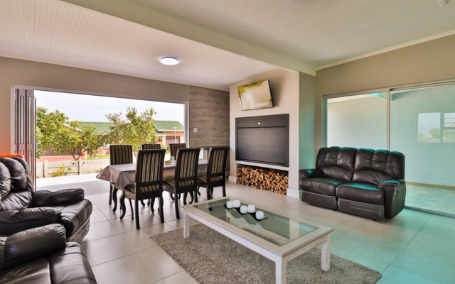 chas_everitt_5_bedroom_interior_1621941441