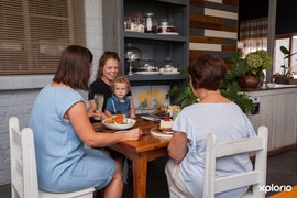 Find Places to Eat in the Cape Agulhas Region on Xplorio!