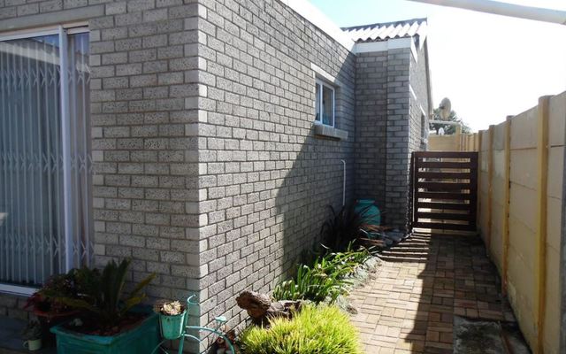 2_bed_side_1624355998