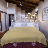 Main Bedroom Bed - Bodhi Khaya Nature Retreat - Xplorio™ Gansbaai