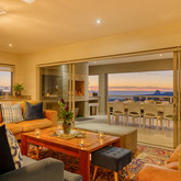 Villa 2 Lounge - Stanford's Cove Villa - Xplorio™ Gansbaai