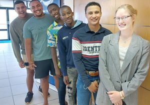 6 Students Receive Municipal Bursaries