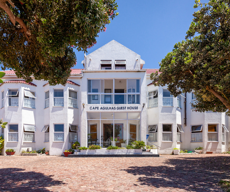 cape_agulhas_guesthouse_exterior_05_1644397746