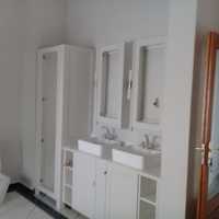 bathroom-cupboards