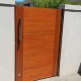 Wooden Door - Overstrand Kaste - Xplorio™ Kleinmond