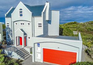 R4,750,000 | 3 Bedroom House for Sale in Pearly Beach