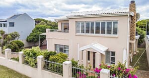 R2,350,000 | 4 Bedroom House for Sale in Pearly Beach