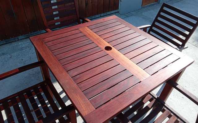 Balau deck table and chairs