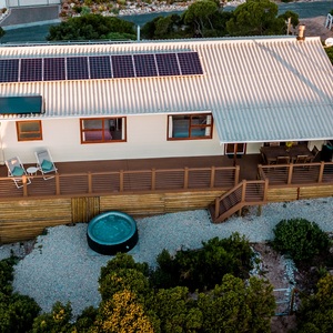 self_catering_gansbaai_guppy_huys_view_exterior_1618212748_1649322724