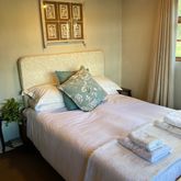 Light Cottage Bedroom - Beloftebos Farm Cottages - Xplorio™ Stanford