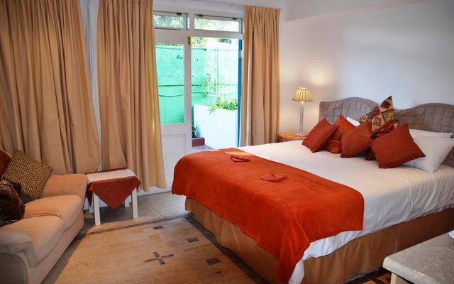 Sandpiper_bed_couch_1_1502957617_1653471281