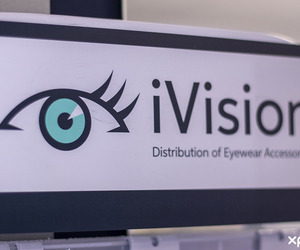 Sunglasses, Reading Glasses and Eye Care Accessories