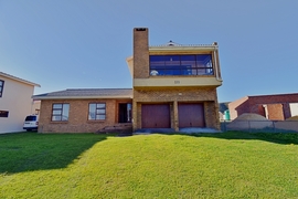 R4,150,000 | 4 Bedroom House For Sale in Agulhas