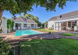 R4,500,000 | 7 Bedroom House For Sale in Bredasdorp