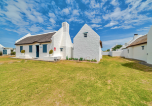 R3,650,000 | 4 Bedroom House For Sale in Struisbaai