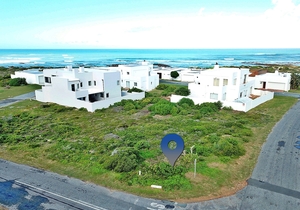 R1,950,000 | 334m² Vacant Land For Sale in Struisbaai