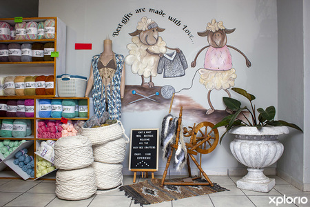 gansbaai_speciality_shop_knit_and_knot_whool_shop_entrance_display_1659099538