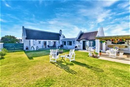 R4,595,000 | 4 Bedroom House For Sale in Struisbaai