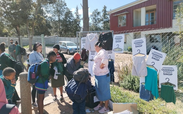 second_hand_shop_clothing_1662382169