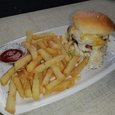 Burger & Chips - Stella's Kitchen - Xplorio™ Gansbaai 