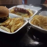 Burger, Russian & Chips - Stella's Kitchen - Xplorio™ Gansbaai 