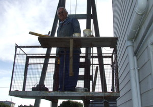 Tuisgemaakte ‘Hysbak’ vir Instandhoudingswerk