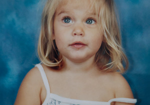 Blonde dogtertjie ná 22 jaar